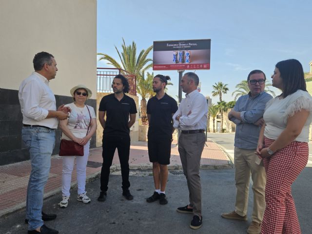 Abanilla instala una pantalla LED de doble cara para impulsar la visibilidad del comercio local