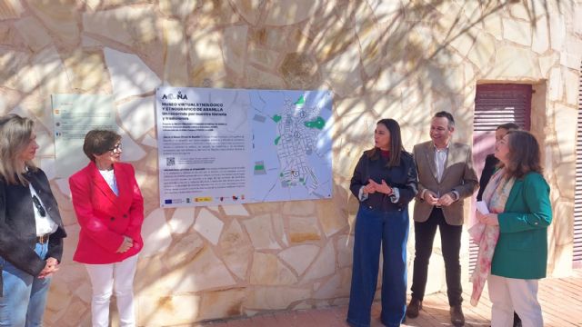 Abanilla cuenta desde hoy con tres murales que ponen en valor el patrimonio cultural, etnológico y natural de la localidad
