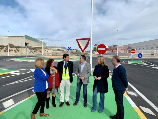 La Comunidad refuerza la seguridad vial del polígono industrial de Abanilla con una nueva rotonda