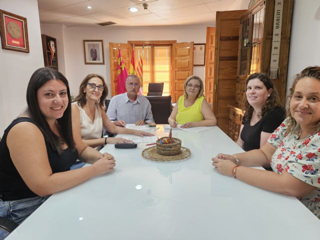 Ayuntamiento y Cáritas unen fuerzas para que la atención social llegue a más personas en Abanilla