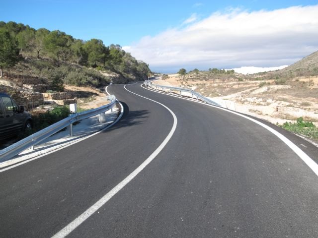 La Comunidad finaliza las obras de ensanche y mejora de la carretera entre El Cantón, en Abanilla, y la provincia de Alicante