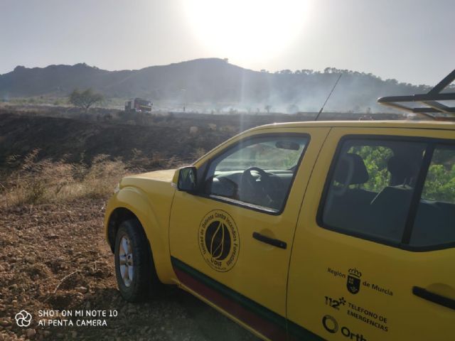 Incendio forestal en la pedanía abanillera Cañada de la Leña