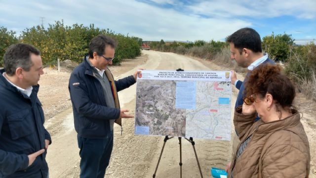 La Comunidad invierte 673.000 euros en la reparación y mejora de dos caminos rurales en el término municipal de Abanilla