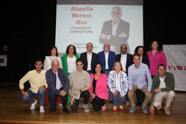 Ezequiel Alonso presenta su equipo bajo el lema ‘Abanilla merece más’